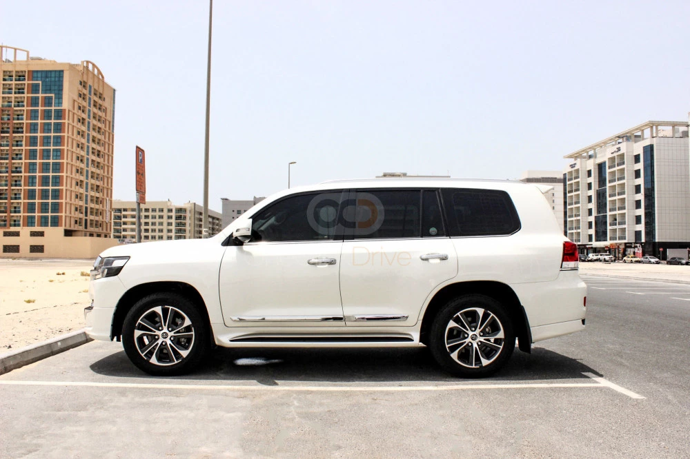 White Toyota Land Cruiser GXR V6 2020 for rent in Abu Dhabi 3